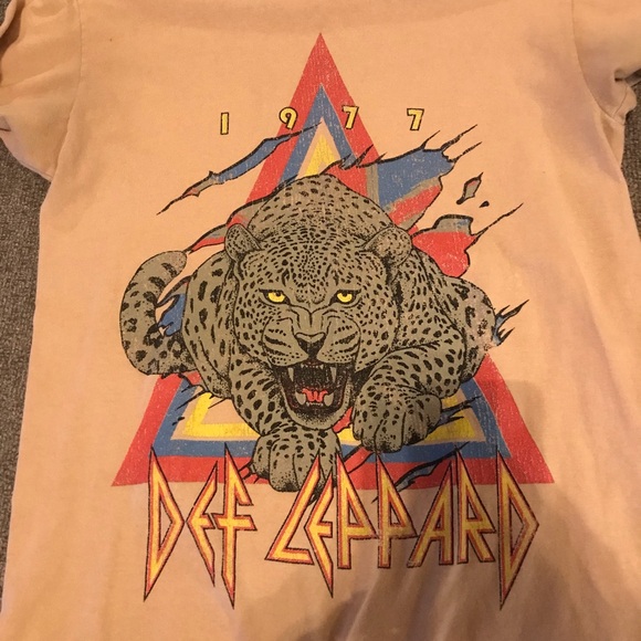 Womens Def Leppard graphic tshirt - Picture 1 of 2